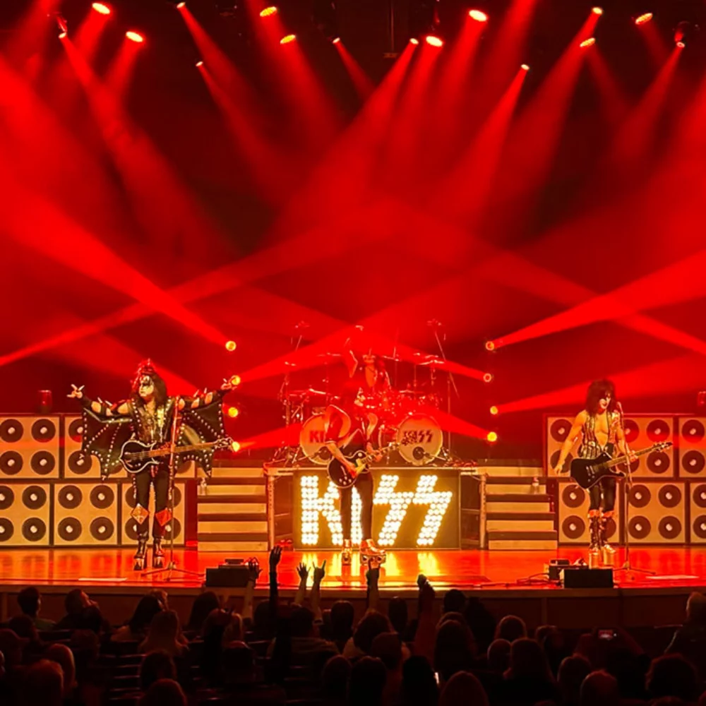 love-guns---hommage-à-kiss-vertical