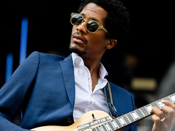 ron-artis-ii-horizontal