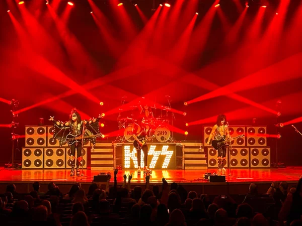 love-guns---hommage-à-kiss-horizontal